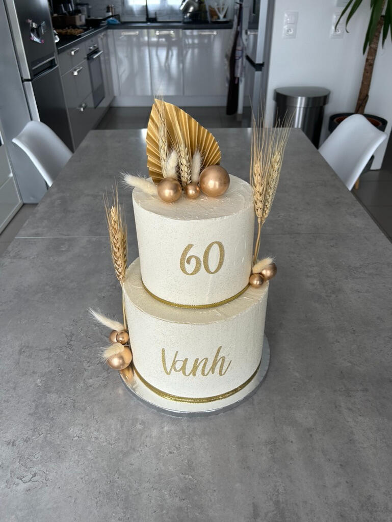 Pièce montée 60 ans (37 parts)